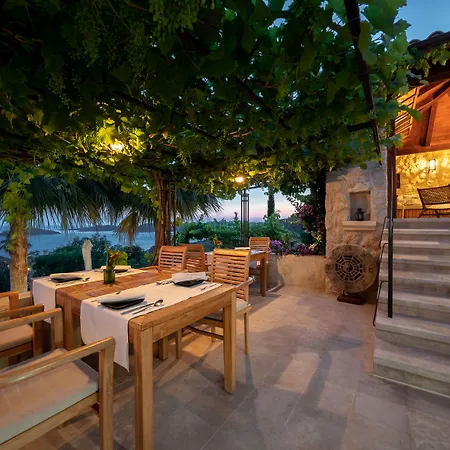 Ninon Dubrovnik - Adults Only Couette-café